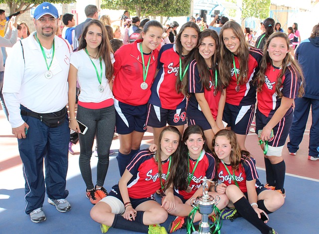 渐在人们中 渐在人们中